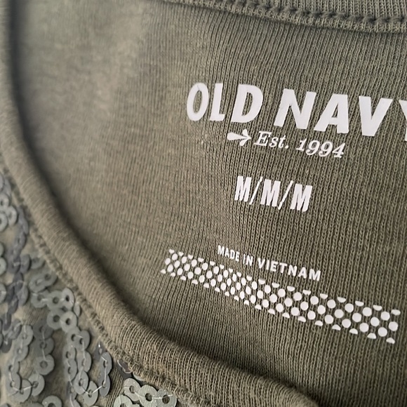 green medium top - Picture 3 of 3